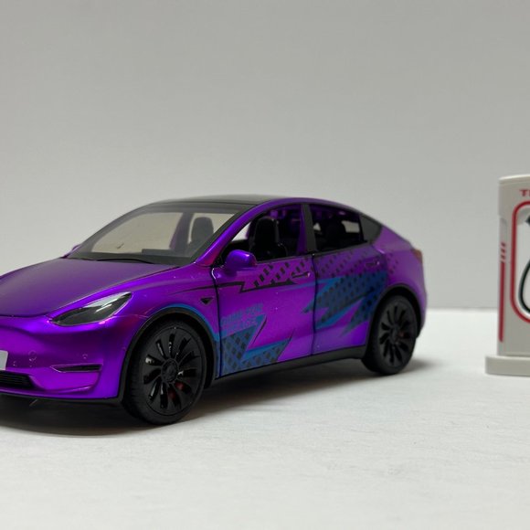 1:24 Tesla Model Y Diecast With Headlight & Taillight LED Purple Game for PEACE - Picture 2 of 9